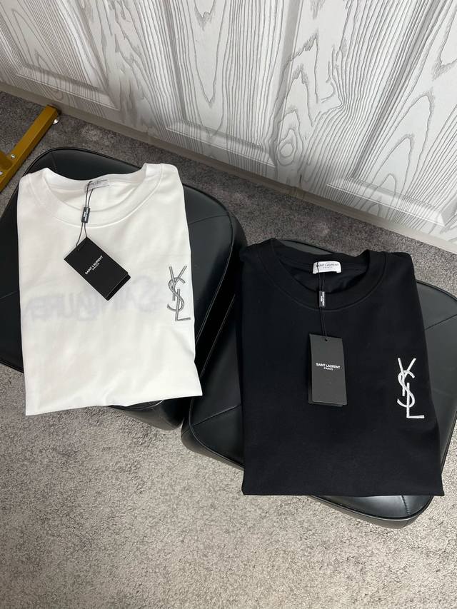 Ysl家24Ss夏季新款短袖 全新银色丝线高密度3D立体刺绣工艺，线条流畅饱满独特，客供针织密纺棉面料,展现完美的质感，彰显独特个性.表达品牌全新艺术造型效果,