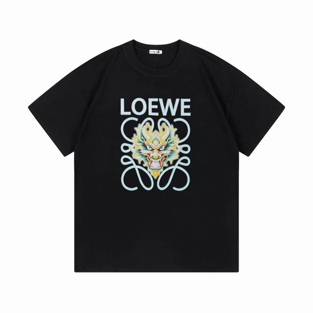 Loewe罗意威 2024新款 龙年限定 定制270G双纱纯棉面料 数码喷印龙头字母logo 男女同款 短袖t恤 颜色：黑 白 尺码：Xs-L