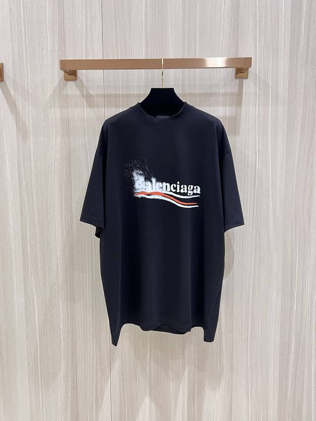 Balenciaga上新巴黎24Ss新晋爆款！ 模糊溶解可乐海浪短袖 黑 白二色现货 定织定染240G精梳棉，成衣水洗处理，进口白墨数码直喷工艺，经典的海浪图案