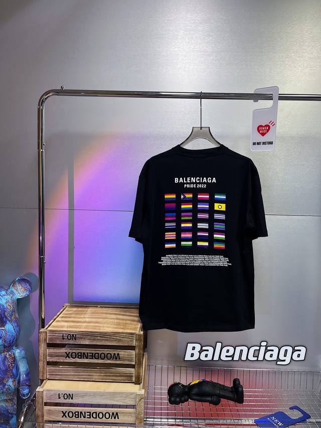 带nfc芯片版本 Balenciaga 巴黎世家2022 Ss 双人像多国国旗印花logo 宽松版型短袖t恤 情侣款 本市场no.1的质量 真正天花板品质 注意