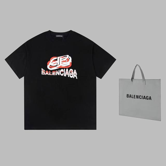 Balenciaga#巴黎世家，春夏新款超百搭短袖，，前面巴黎拼色双b字母，高版本，全棉面料克重240G，原版开发，手感柔顺不变形不缩水，百搭版型，男女同款 颜