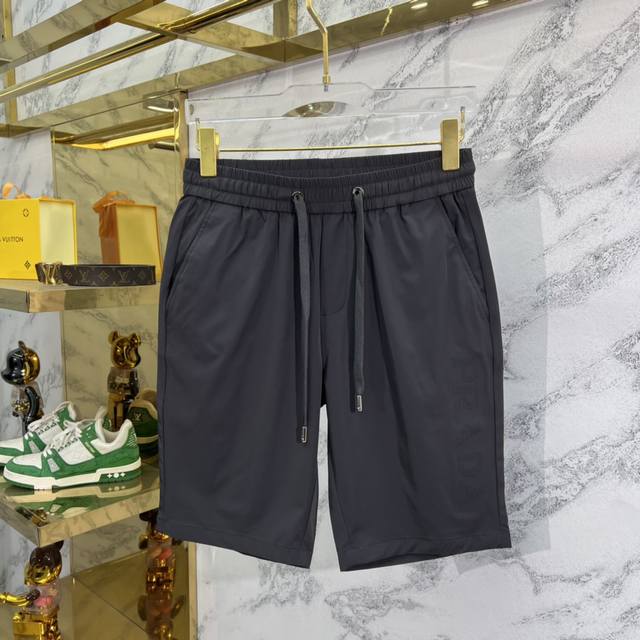 普拉 6601 灰 尺码：M-3Xl 2024夏季新款休闲短裤 成份：86%尼龙 14%氨纶 上海恒隆柜台订单，极简主义的构造，又是一款王牌级别的裤装单品， 度