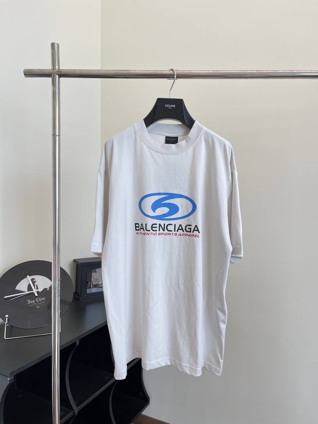 Balenciag* 巴黎 24Ss最新冲浪系列裂纹印花短袖t恤 Size：S M L Xl 工艺说明：面料采用240G 精梳棉 面料到了先过一道水洗后在进行裁