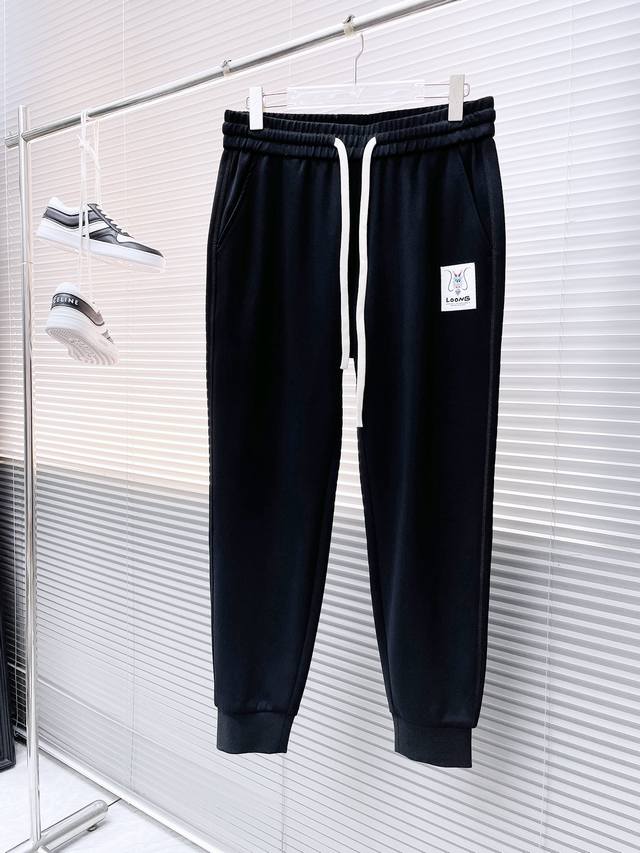 巴黎世家 2024春夏新款休闲裤！官网同步发售。品牌经典logo休闲裤 ，定制面料，舒适度极好，手触感强烈。辨识度极高，完美品相工艺。 尺码：M-3Xl - 点击图像关闭