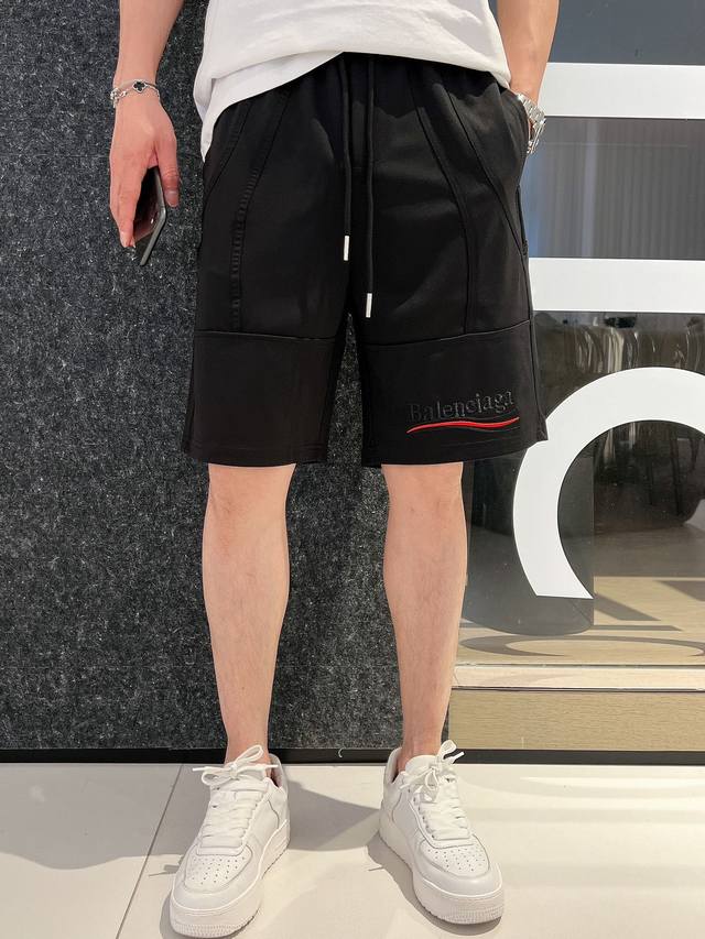 Balenciaga 巴黎世家 2024夏季新款男士休闲短裤，高级定制面料透气面料 透气弹力舒适度极高，细节无可挑剔，顶级辅料配备，原版logo设计理念，手感细