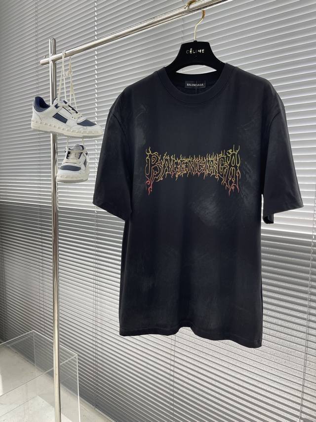 Balenciag 顶级版本 原版购入 面料采用16S单纱精梳棉平纹布克重230G，配套新款1*1十字格型纹织法罗纹，购入y版扫描花型图案，前后幅采用椭圆机丝网