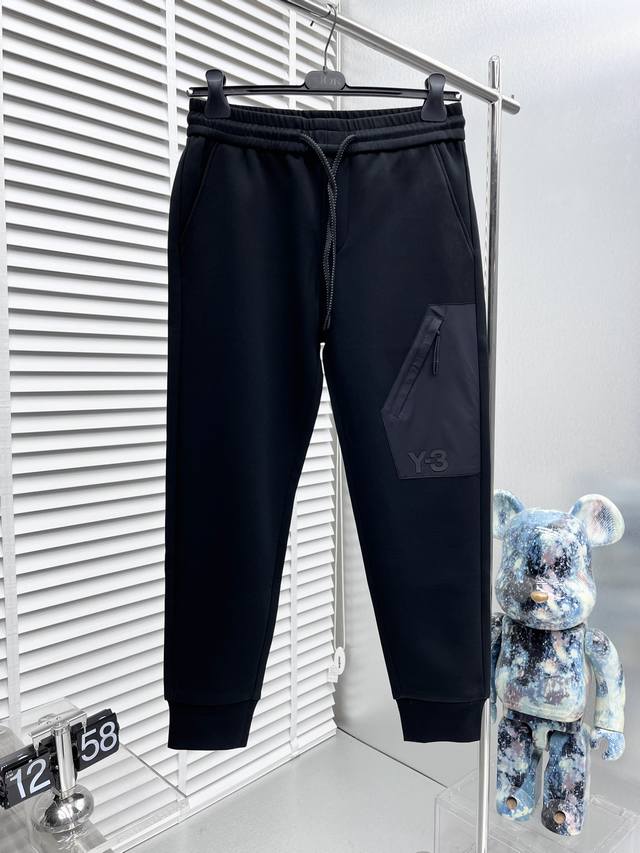 Y-3* 2024Ss春季新款休闲裤！官网同步发售。品牌经典logo休闲裤 ，定制面料，舒适度极好，手触感强烈。辨识度极高，完美品相工艺。 尺码：M-3Xl