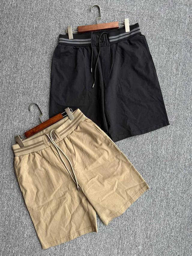 Moncler 2024 夏季新款男士斜纹布面料短裤 上身舒适 黑色 卡其色 S. M. L. Xl. Xxl.