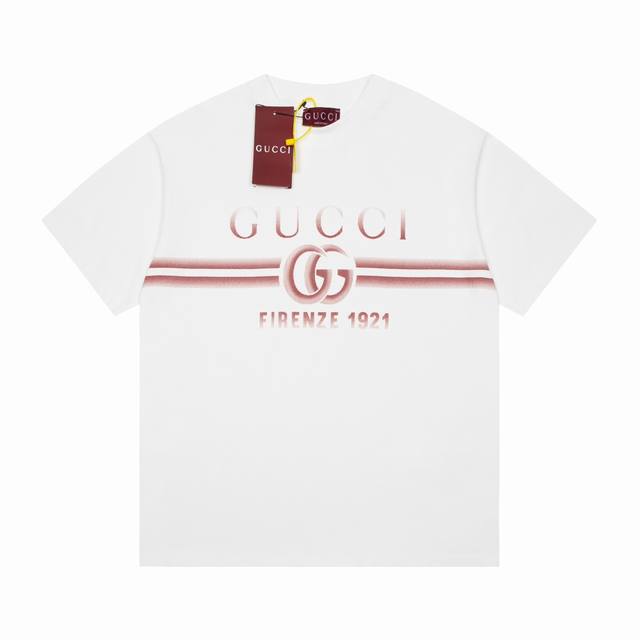高品质 Gucci 古驰 渐变字母logo短袖t恤，采用立体双g图标，渐变印花工艺，区别于普通的印花图标 ，定织纯棉卫衣面料，舒适透气不易变形。三标齐全，宽松版