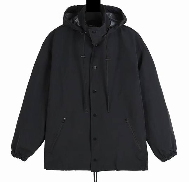 Blcg 后背logo字母防水冲锋衣夹克 目前能够遇到的冲锋衣外套系列当中品质与款式最好的 也是配色最独特的 功能性及实穿性极强 2019年blcg的重磅款式