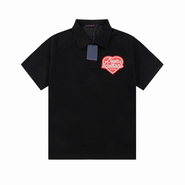 K45# Louis Vuitton Lv2023年春季新款徽章made红色爱心字母polo衫t恤 大号徽标爱心标识奠定基底 其上浮现路易威登标识 相同工艺在背