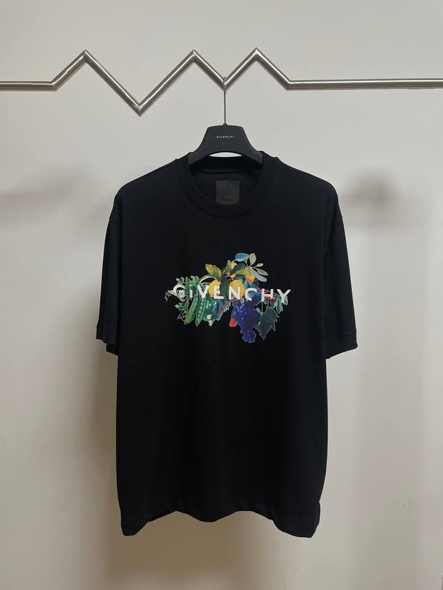 Givenchy*纪梵希 Gvc 水果植物印花短袖t恤 采用原版独家定制260克50支双股丝光棉 舒适透气不易变形不易褶皱 质感非常柔软舒服 %区别市场的顶级面