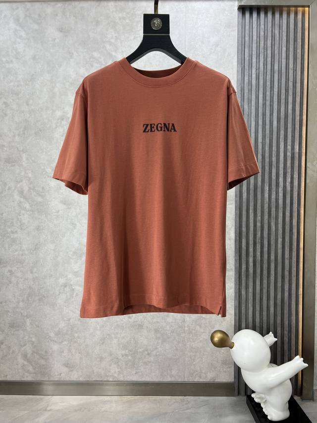 Zegna 杰尼亚 24春夏新品男士时尚经典圆领短袖时尚单品设计，更加时尚舒适，高标准定制，上身非常有型，奢华品牌经典绣花logo 图案 客供辅料，客供进口高档