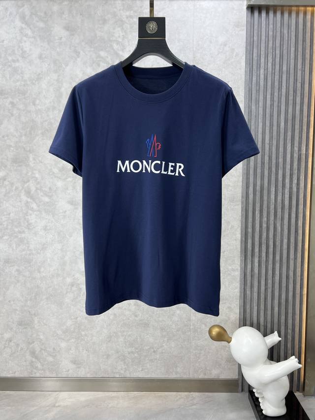 Moncler 蒙口 2024最新品，专柜同步有售，原单狠货，时尚休闲圆领短袖，进口原版高支铜蚕丝棉面料，唯一可以做代购级别的渠道狠货，精致印花工艺字母图案装饰