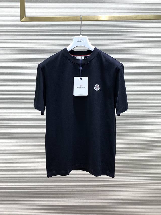 Moncler 蒙口，2024春夏最新品，专柜同步有售，原单狠货，时尚休闲圆领短袖t恤，上身舒适！吸睛而有亮点，采用进口原版面料，顶级刺绣工艺字母图案logo，