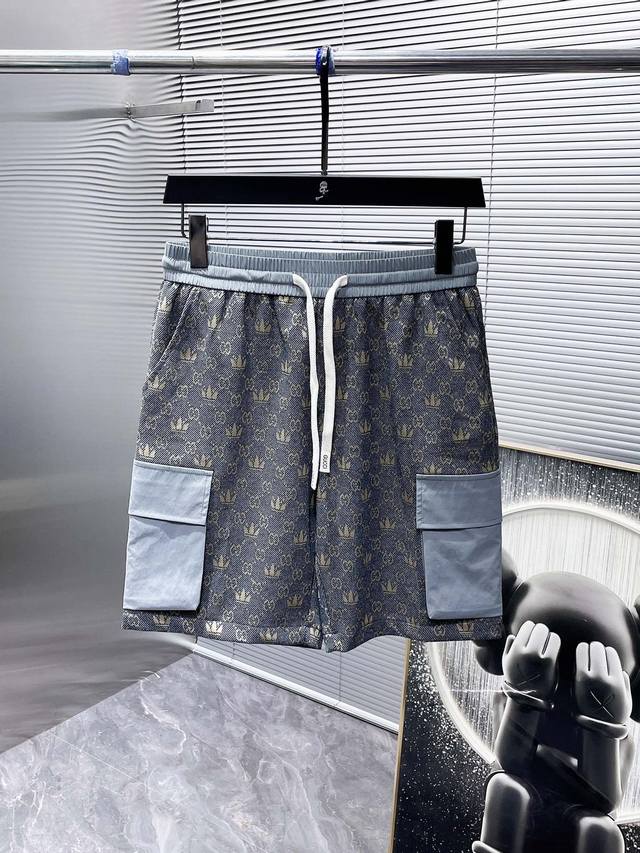 古奇 X 阿迪达斯 联名款 2024夏季新款 短裤 休闲裤，高端版本！专柜定制面料 透气舒适度高，细节无可挑剔，品牌元素设计理念，体现高品质。手感细腻柔软！呈现