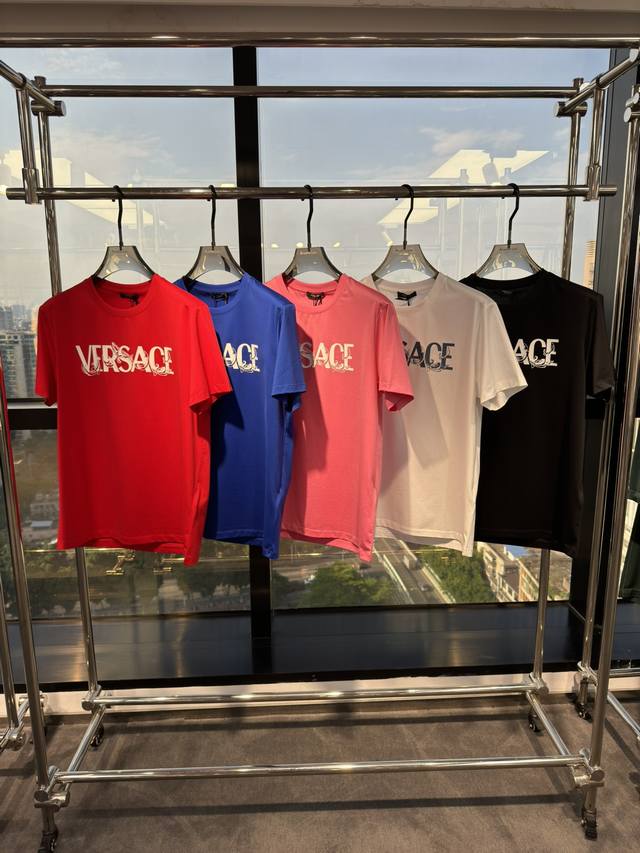 24夏季新品发布，范思哲新款5色t恤出货，面料全部订制100支高支纱，上身超舒适，喜欢的抓紧入 - 点击图像关闭