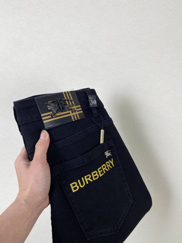 Burberry巴宝莉 2024Ss新款原单爆款牛仔裤 超级定制款 原版五金 超级重工工艺 版型超赞，细节做工无可挑剔！款式不挑人，做工高档，超强好货不等人，看