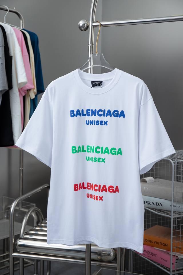 高品质 Balenci 24早春夏限量版，立体植绒发泡字母logo字母印花，官网同步，专柜纯棉面料！贴肤舒适，耐看又好穿，经典简约logo设计，原厂工艺一丝不苟