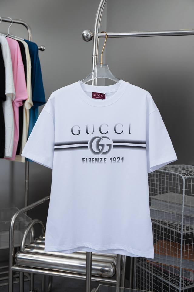 高品质 Gucci 古驰 渐变字母logo短袖t恤，采用立体双g图标，渐变印花工艺，区别于普通的印花图标 ，官网同步，专柜纯棉面料！贴肤舒适，耐看又好穿，经典简