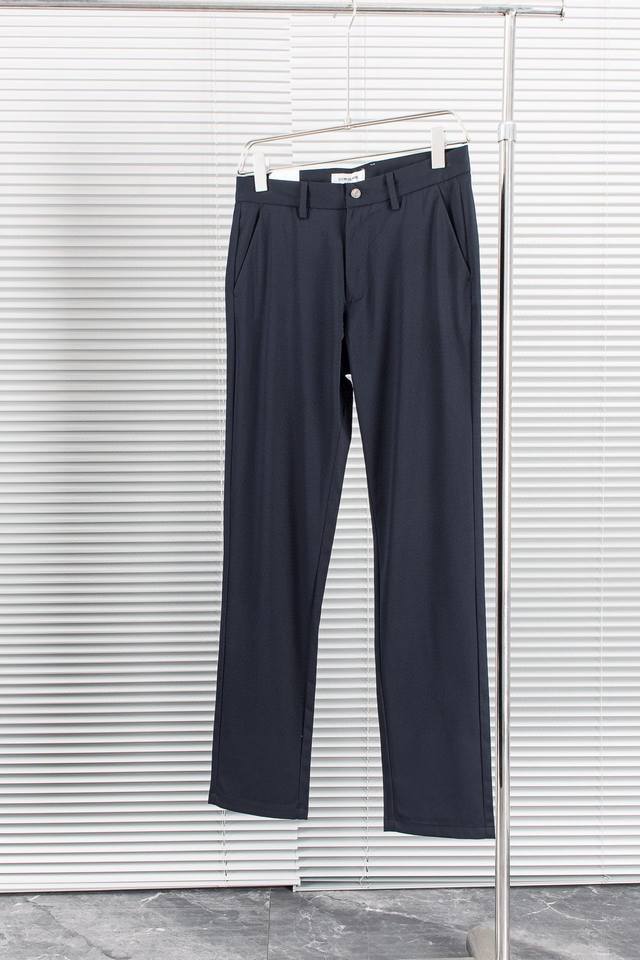 New# 汤姆布朗 Thom Browne24Ss春夏轻奢时尚定制休闲西裤，简洁干练的风格，精致卓越的品质男装，每款的设计点跟舒适度都能做到平衡，刚刚上线的这款