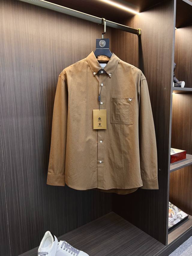 Burberry 巴宝莉 专柜最新春款男士必备款衬衫，100%天然棉，舒服透气，原单狠货，原版面料，柔软舒适，上身高端又奢华，足够场面的档次，这款衬衫无不骄傲的