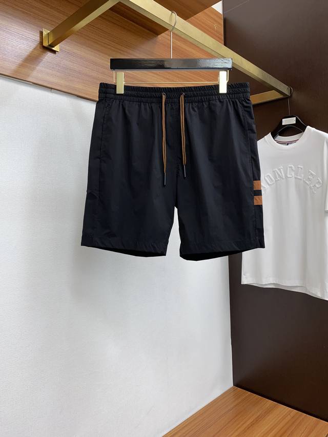 爆款来袭！Zenga杰尼亚高品质短裤，24Ss系列橘黑橘配色设计，后兜搭配真皮设计，动感有魅力。 采用冷感tricot面料，速干黑科技 凉感 透气 四向弹力，D