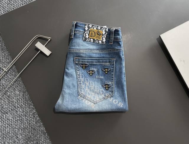 Dior 迪奥 2024 春夏新品 专柜有售 实体店极品牛仔裤专柜原版1:1好货，适合各个年龄段。市场最高版本的欧洲进口面料。舒适柔软亲肤，上身效果超级棒时尚百