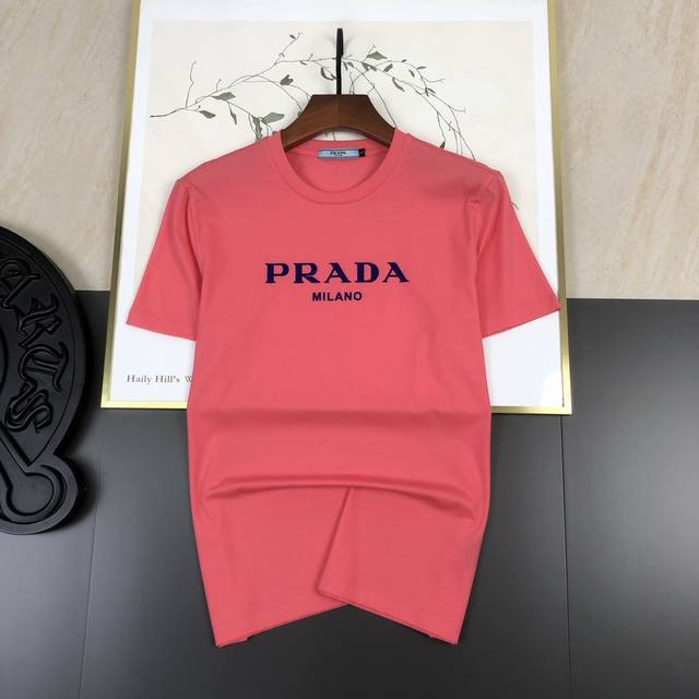 Prada普拉达 2024夏季男士长袖t恤最新系列，简约logo元素长袖t恤。定制玉蚕丝面料手感柔软舒适带有弹力，简约大气，上身效果超赞，大货已出，码数：M-3