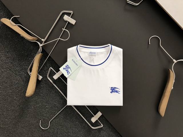 Bbr*合身版型s-Xl 最新最顶级版本蓝色刺绣螺纹领口融合骑士logo潮流短袖，最顶级的品质专柜原单短袖，顶级制作工艺进口面料，专柜款独特设计，采用进口高端订