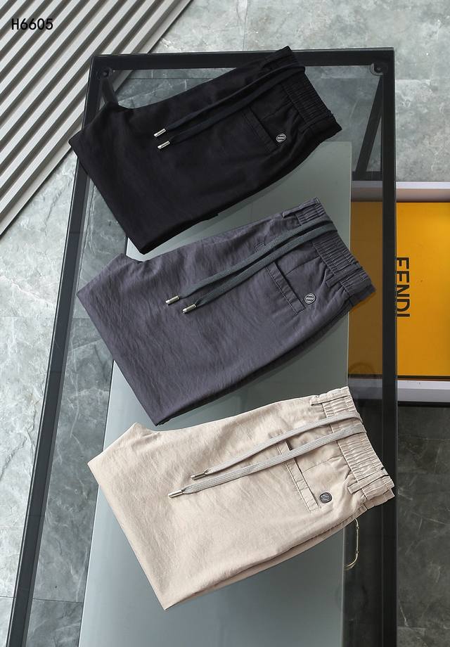 2024年新款短裤，竹节皱感棉锦面料 款号：6605一黑色，灰蓝色，杏色 尺码：M到4Xl