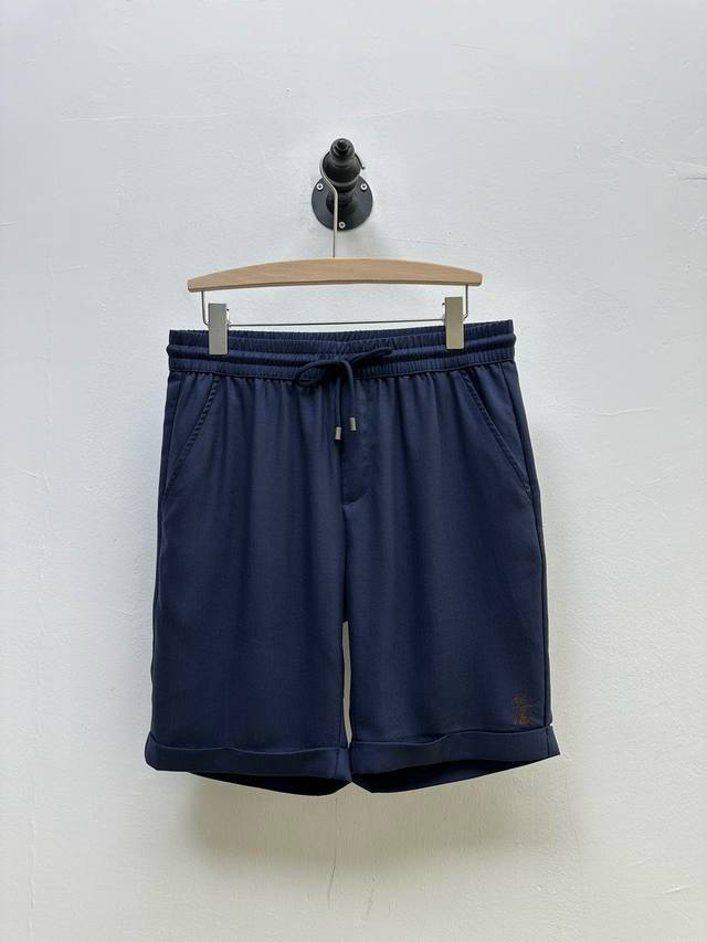 爆款出货 。Bc-Brunello Cucinelli抽绳麻短裤、 代工厂出品。 100%麻型天丝 质地密实、柔软舒适。 直筒拉长腿部线条、挺拔身姿。 斜插口袋