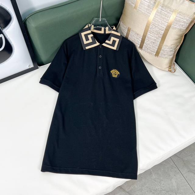 S-Xxl 无主唛吊牌，需要可配 Versace 范思哲 2024Ss新款男士徽标 刺绣polo 衫出货！ 官网同款，专柜在售！ 客供进口珠地棉面料，质感一流，