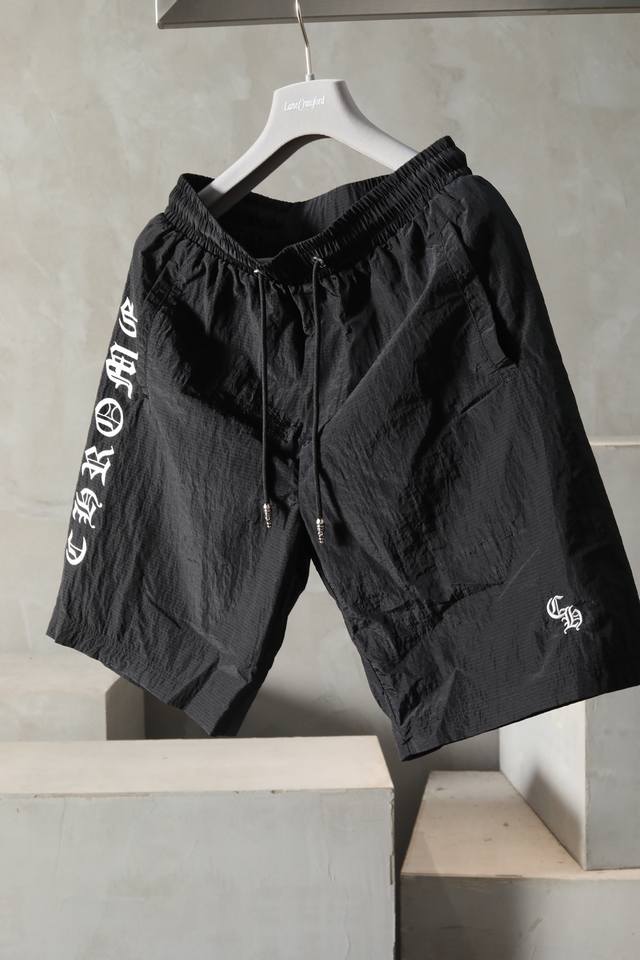 24Ss Chron*克罗心 夏季必备最新款短裤五分裤 定制原版五金配件 速干面料上身非常舒适有型 颜色：黑色 灰色 码数：48-56