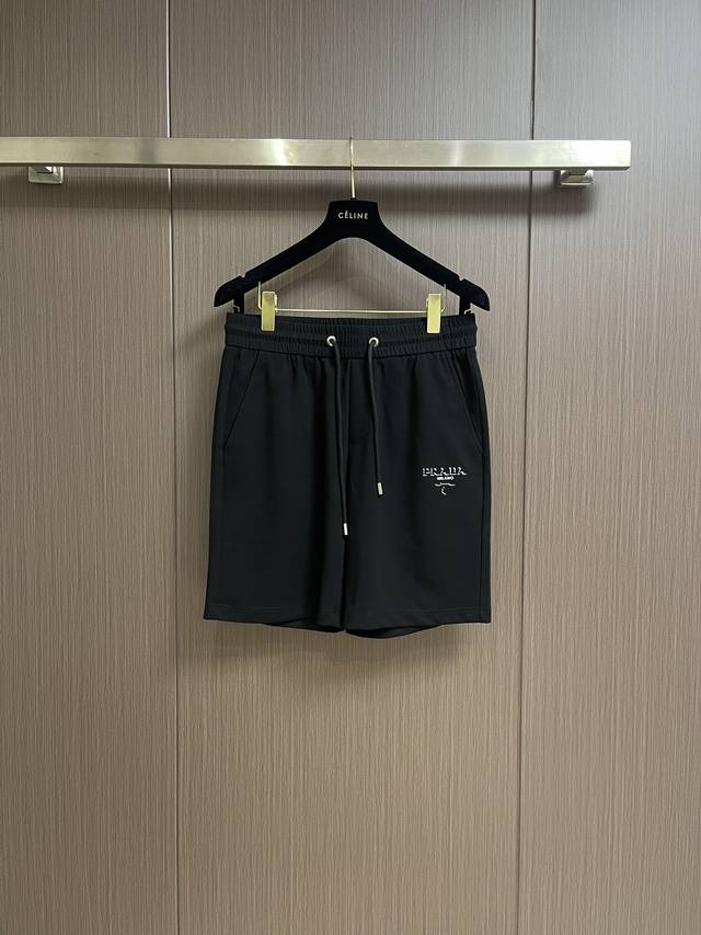 Prada 2024Ss夏季新款休闲短裤 面料采用80支高密面料 开模定制logo压花 国内代工厂制作 细节满满 男女同款。尺码：M-3Xl