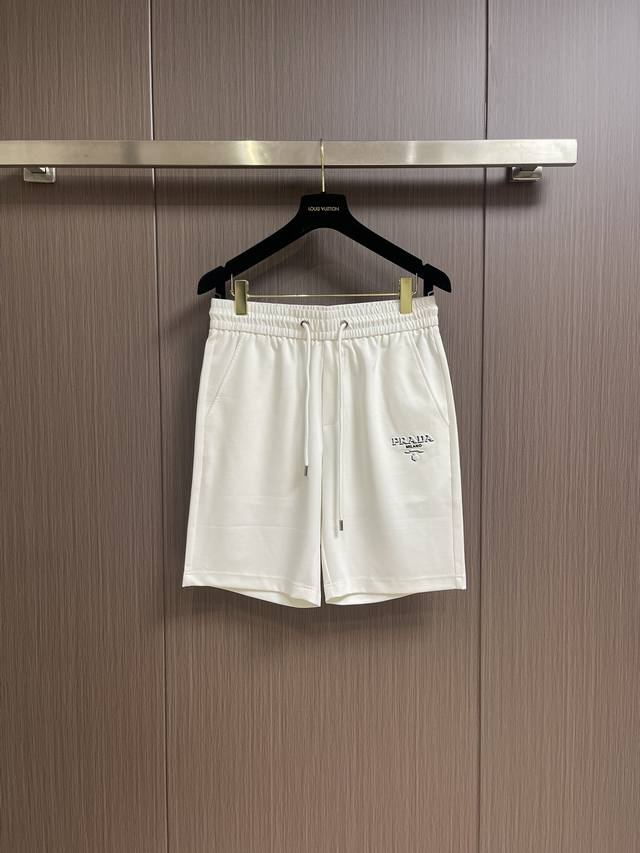 Prada 2024Ss夏季新款休闲短裤 面料采用80支高密面料 开模定制logo压花 国内代工厂制作 细节满满 男女同款。尺码：M-3Xl