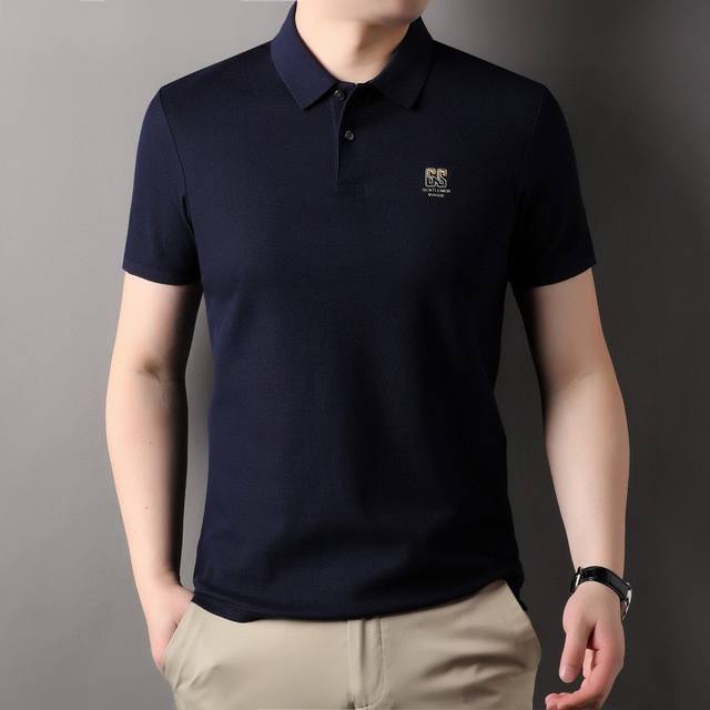 古奇 男士春款翻领polo衫长袖 尺码：M~4Xl，最大可穿210斤 介绍：2024Ss经典款男士polo衫，客供定制精棉面料，手感柔软细腻顺滑，面料挺括有型，