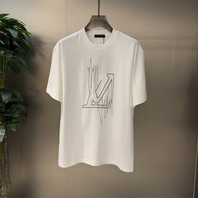Lv 线条刺绣t恤 颜色：黑色 白色 尺码：M~2Xl