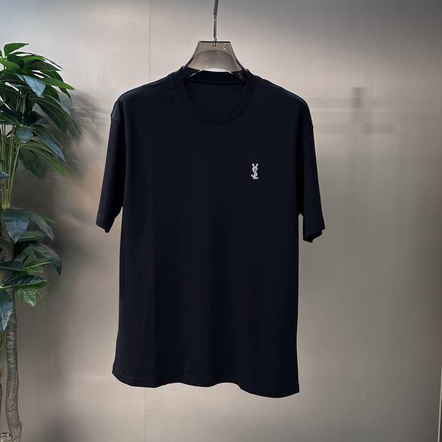 Ysl 胸前满钻小标t恤 颜色：黑色 白色 姜黄 蓝色 尺码：S~2Xl