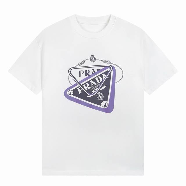 普拉达 Prada 24S S 春夏短袖t恤 新款三角标图案 完美细节处理 重磅300克面料 颜色 黑色 白色 码数 S M L Xl Xxl 五码