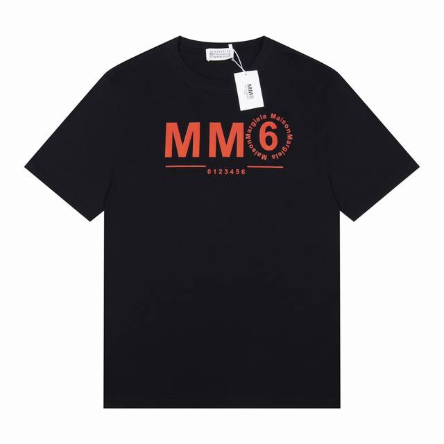 马桔拉 Mm6 24S S Logo 标签 春夏短袖t恤 完美细节处理 32支双纱重磅300克面料 颜色 黑色 白色 码数 S M L Xl Xxl 五码