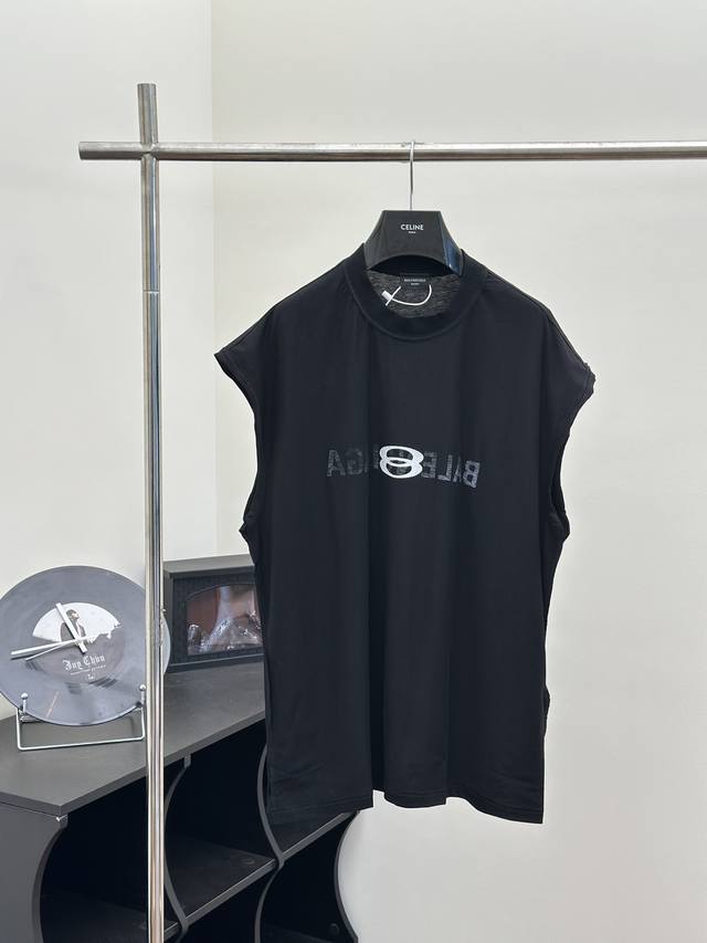 Balenciag* 巴黎 Blcg 24夏季新款双环透视logo坎肩背心 Size：1 2 3 4 这款采用的是超薄140克纯棉面料制作 才能做出透视印花效果