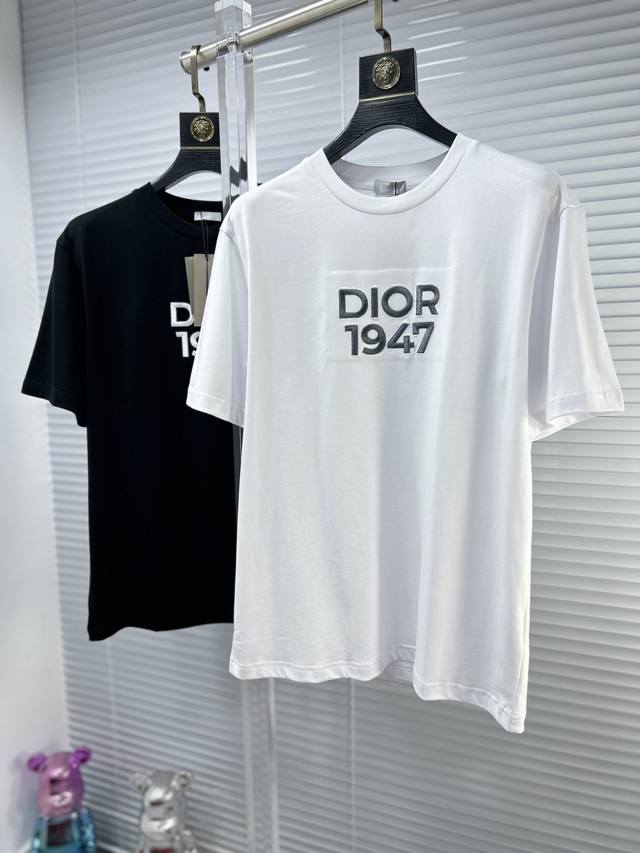 Dio*迪奥 Ss24夏季新款短袖t恤，高版本 官w1-1克重260 三标齐全 顶级图案logo，帅气时尚，简约百搭款。面料棉 不仅挺括，保持潮流的廓形，又穿着