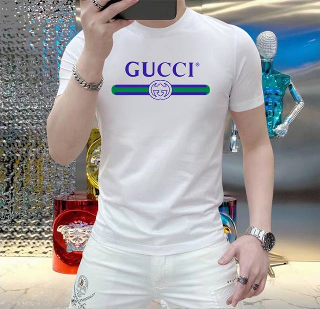 Gucci 2024春夏新品爆款 顶级走秀网红款定制 春夏原单时尚休闲短袖t恤。24Ss春夏潮人网红必备单品，精选进口速干玉蚕丝面料，舒适性与透气性兼优，柔软抗