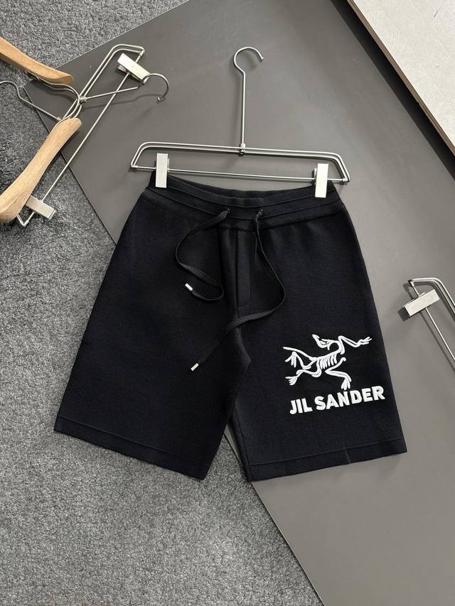 Acr 码数s-Xl 专为夏季打造 Konseal Short 攀岩 系列男士轻量化户外运动短裤 上身有型的同时不紧绷 做大幅度的动作也丝毫不受限 集功能性 美