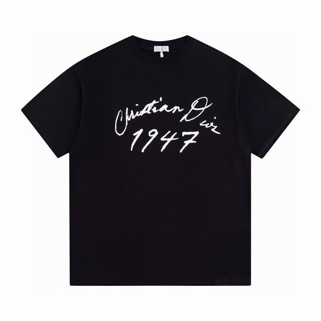 迪奥 Dior 24S S 春夏短袖t恤 官网同步，数码印花 完美细节处理 32支双纱重磅300克纯棉面料 颜色 黑色 白色 码数 S M L Xl Xxl 五