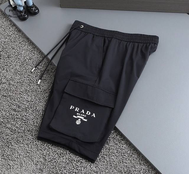 2024Ss Prada夏季新款短裤 款号：9851 速干透气面料 颜色：黑-蓝-白 码数：M-4Xl