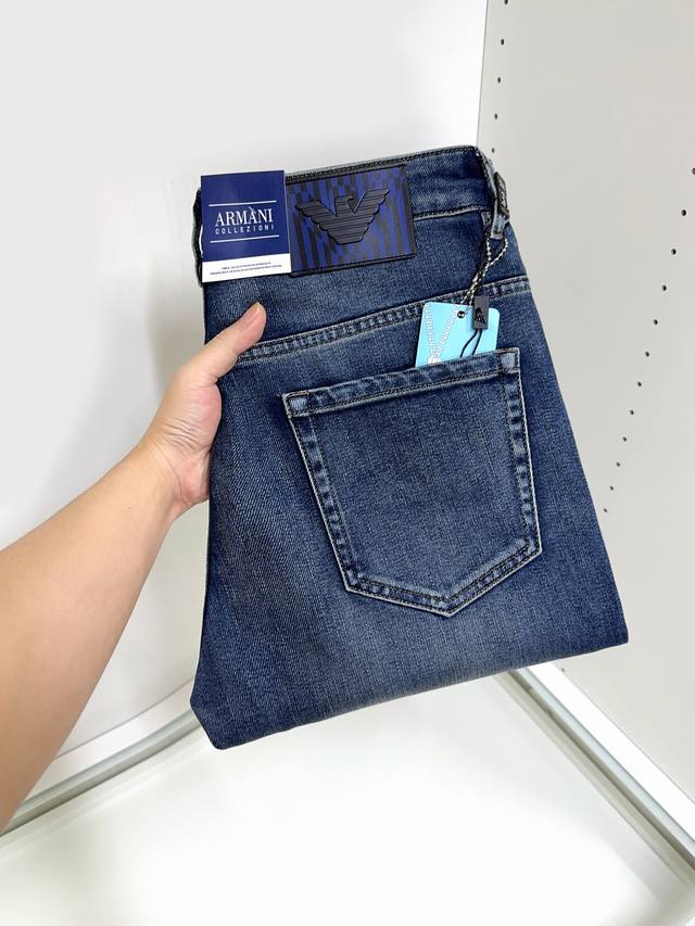 Armani 阿玛尼 新款新品 专柜有售 实体店极品牛仔裤专柜原版1:1好货，适合各个年龄段。市场最高版本的欧洲进口面料。舒适柔软亲肤，上身效果超级棒时尚百搭，