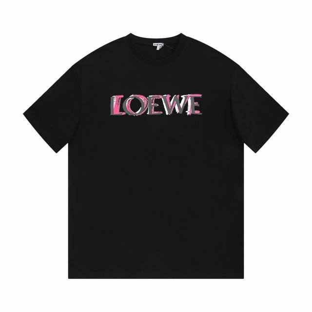新款上架 Loewe 罗意威24新款印花短袖t恤，纯棉洗水面料，洗水后260克重左右，做工细致，男女同款宽松版型，时尚大气。 颜色：黑 白 尺码：Xssml