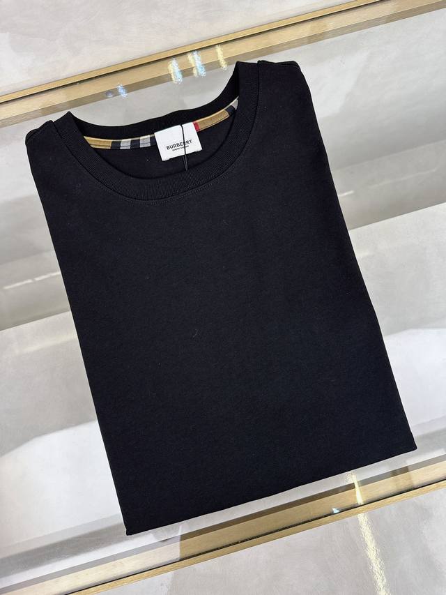 巴宝莉 1964春夏最新款短袖t恤，手感柔软，穿着舒适，做工精细.上身效果无敌帅气，码数s-3Xl
